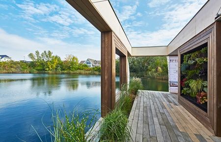 LISI-Haus: Die Blaue Lagune als perfekte Bühne für das Weltmeisterhaus